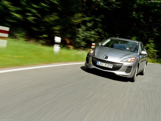 Mazda 3 Sedan фото