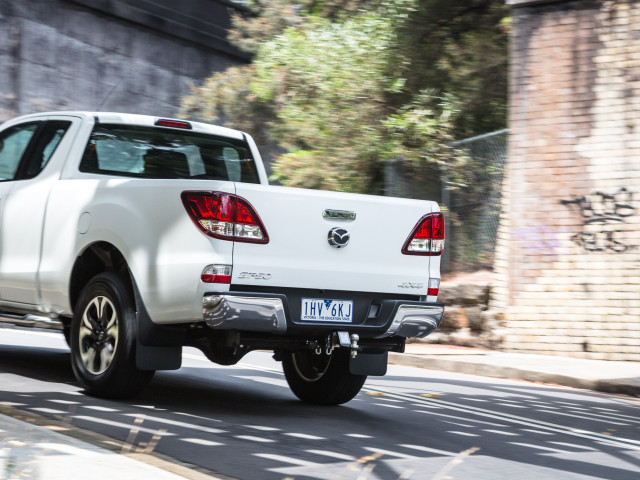 Mazda BT-50 фото