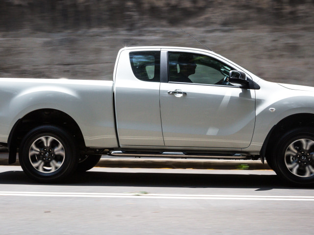 Mazda BT-50 фото