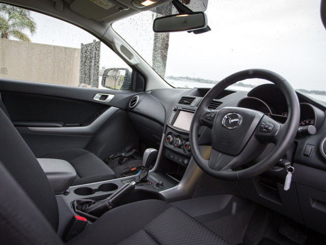 Mazda BT-50 фото