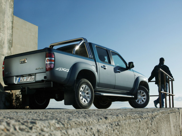 Mazda BT-50 фото