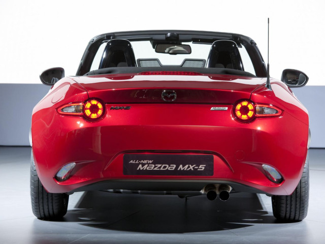 Mazda MX-5 фото