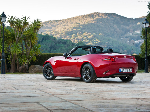 Mazda MX-5 фото