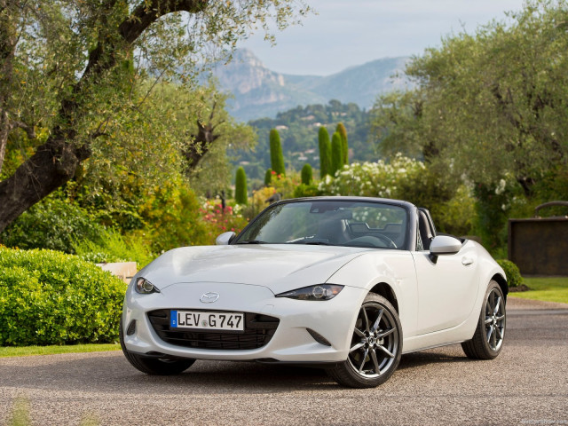 Mazda MX-5 фото