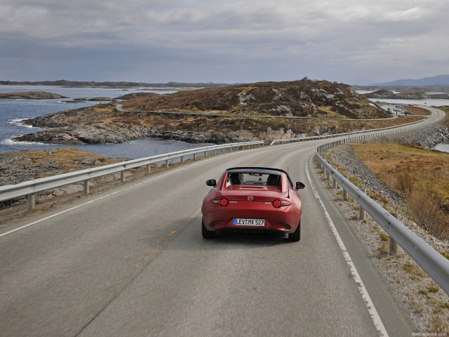 Mazda MX-5 фото