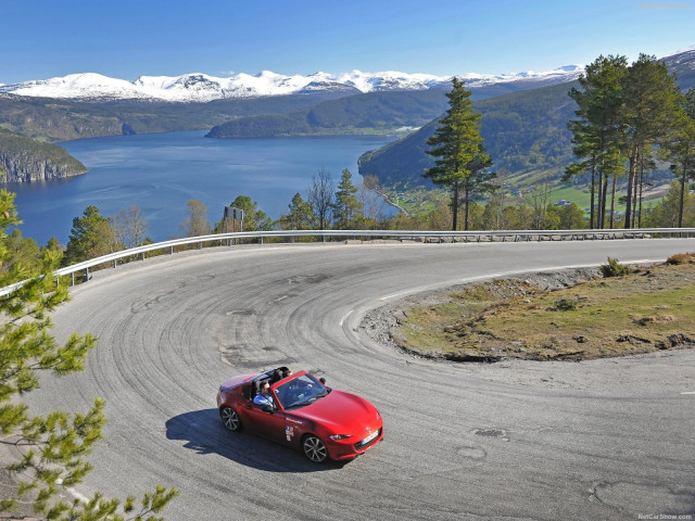 Mazda MX-5 фото