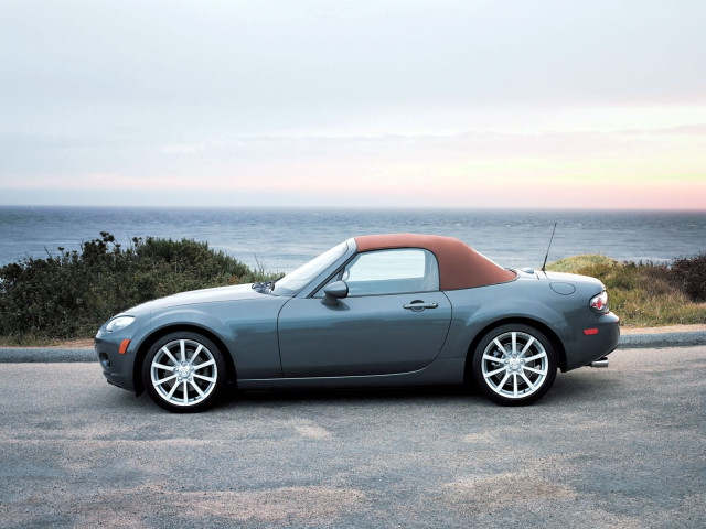 Mazda MX-5 фото