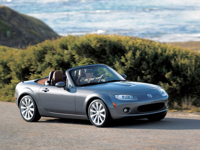 Mazda MX-5 фото