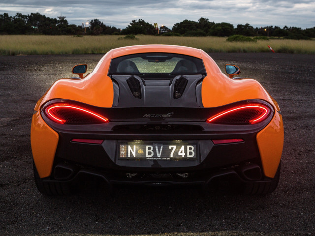 McLaren 540C фото