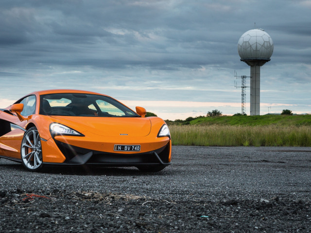 McLaren 540C фото