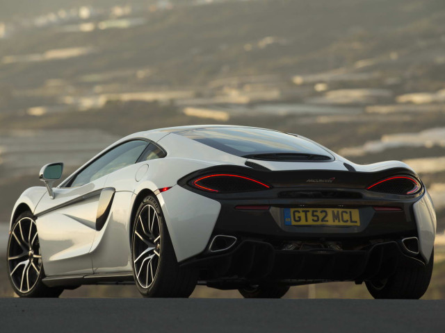 McLaren 570GT фото