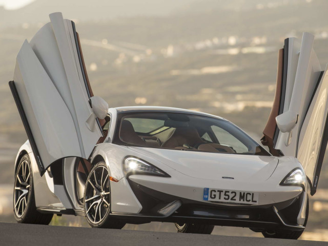 McLaren 570GT фото