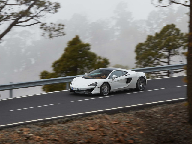 McLaren 570GT фото