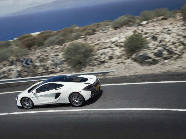 McLaren 570GT фото