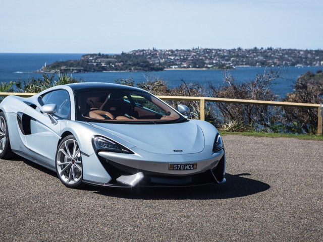 McLaren 570GT фото