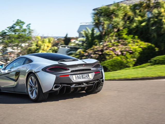 McLaren 570GT фото