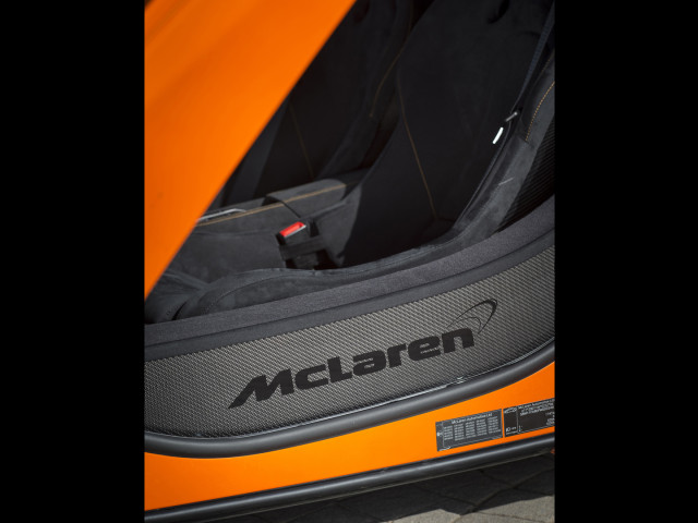 McLaren 650S фото