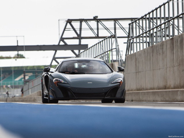 McLaren 675LT фото