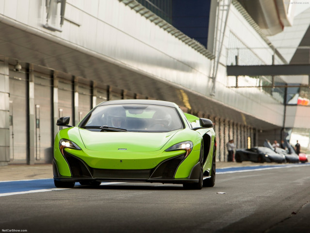 McLaren 675LT фото