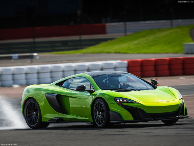 McLaren 675LT фото