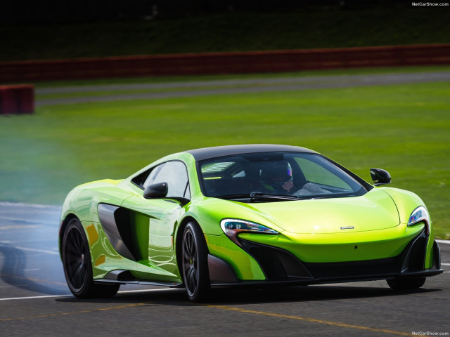 McLaren 675LT фото