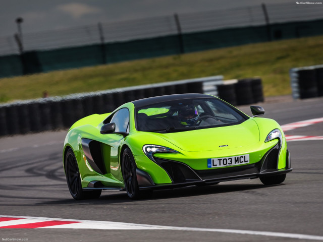 McLaren 675LT фото