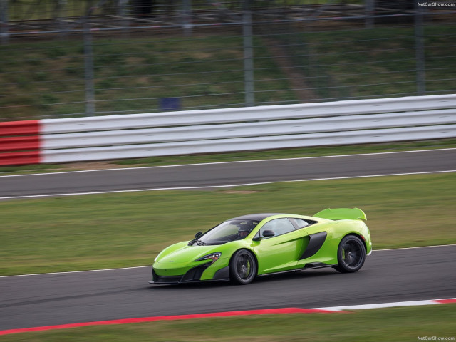 McLaren 675LT фото