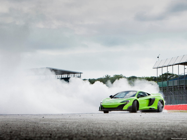 McLaren 675LT фото