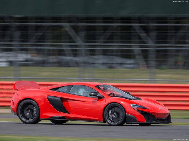 McLaren 675LT фото