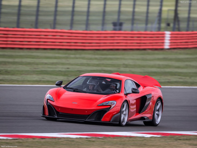 McLaren 675LT фото