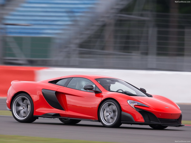 McLaren 675LT фото