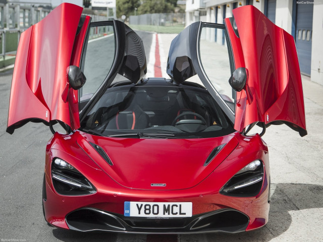 McLaren 720S фото