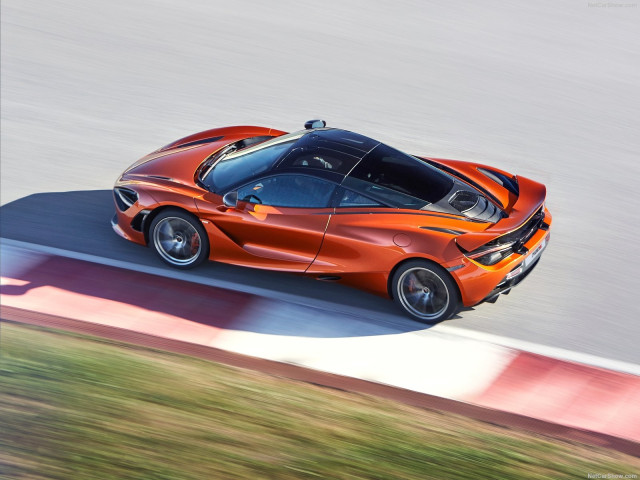 McLaren 720S фото