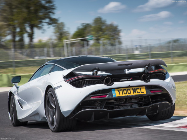 McLaren 720S фото