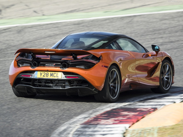 McLaren 720S фото