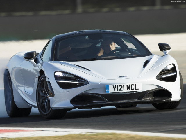 McLaren 720S фото