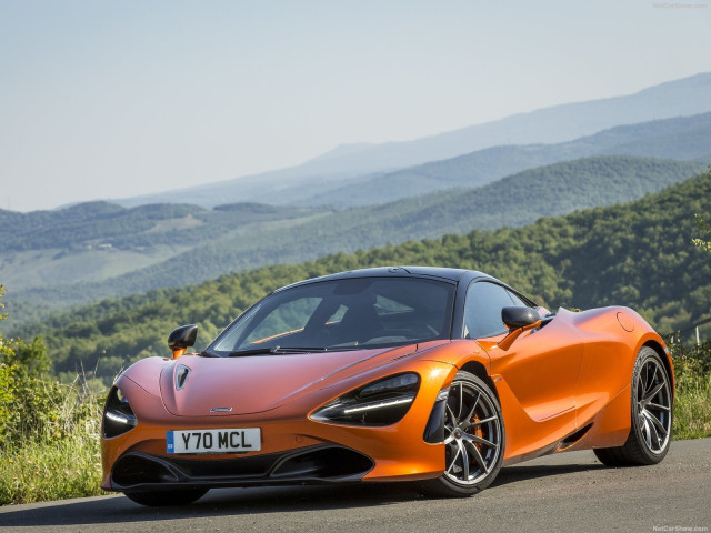 McLaren 720S фото