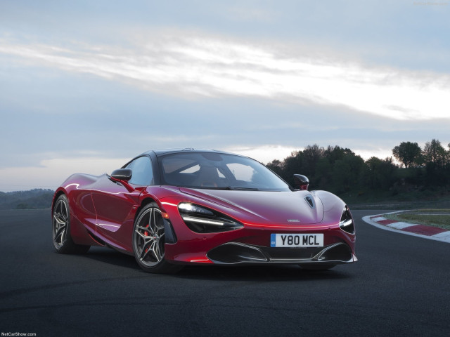 McLaren 720S фото