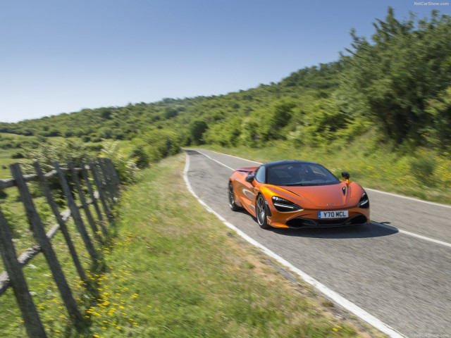 McLaren 720S фото