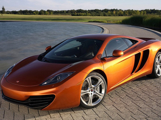 McLaren MP4-12C фото