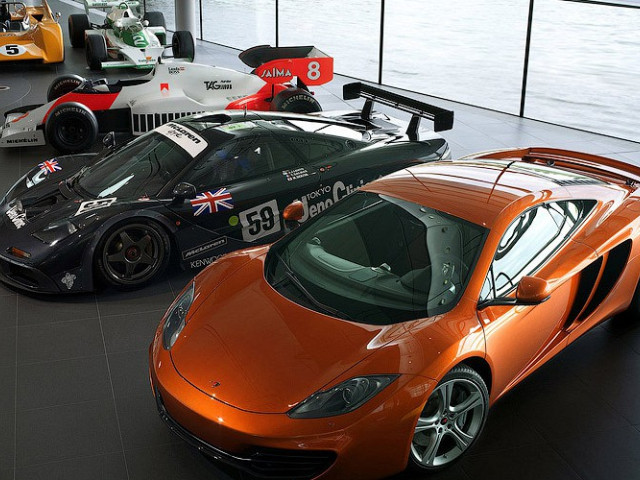 McLaren MP4-12C фото