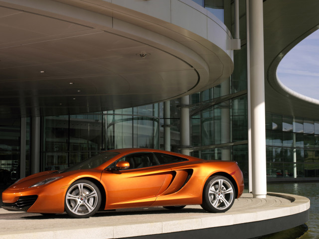 McLaren MP4-12C фото