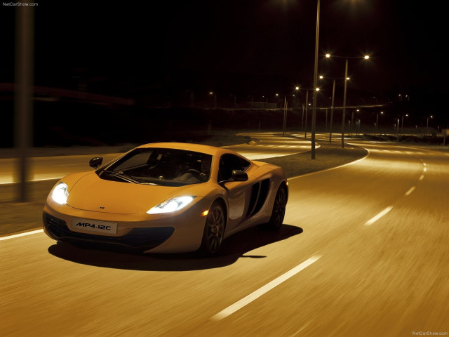 McLaren MP4-12C фото