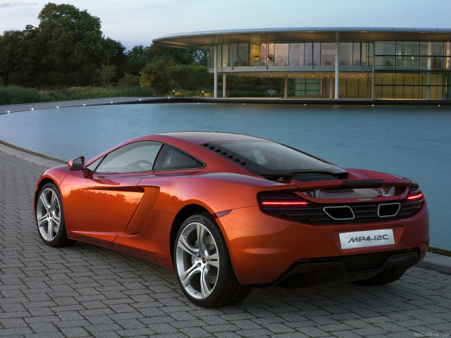 McLaren MP4-12C фото