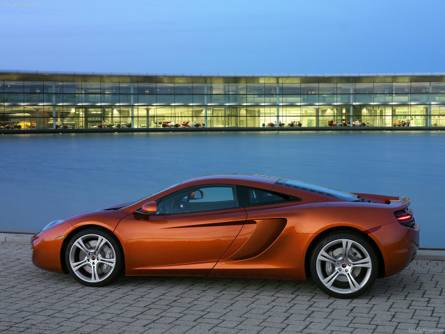 McLaren MP4-12C фото