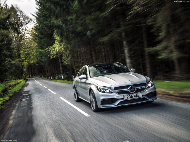 Mercedes-Benz C63 AMG фото