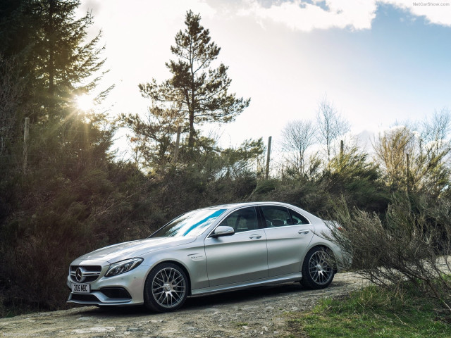 Mercedes-Benz C63 AMG фото