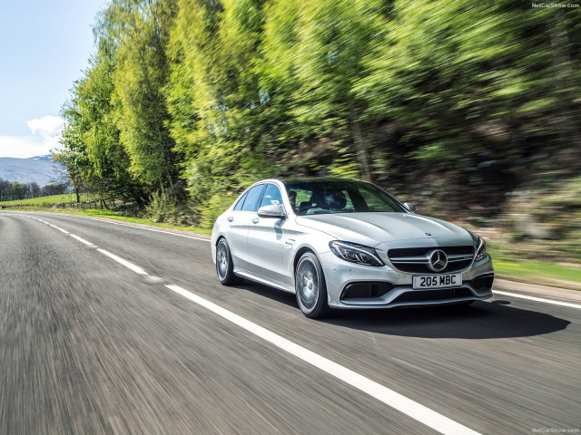 Mercedes-Benz C63 AMG фото