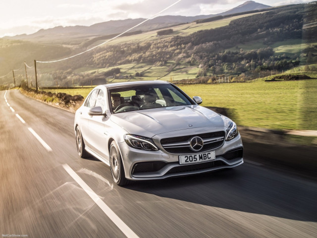 Mercedes-Benz C63 AMG фото