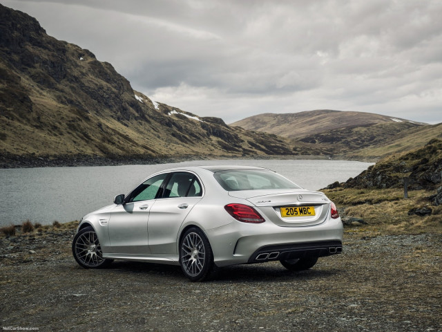 Mercedes-Benz C63 AMG фото